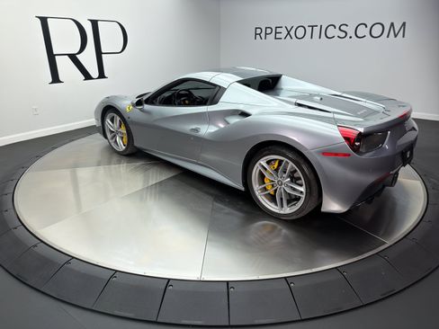 Used 2017 Ferrari 488 Spider RWD image 7