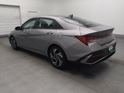 Used 2025 Hyundai Elantra SEL FWD image 3