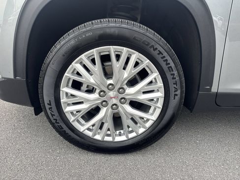 Certified 2025 GMC Acadia Elevation w/ Elevation Premium Package AWD/4WD image 18