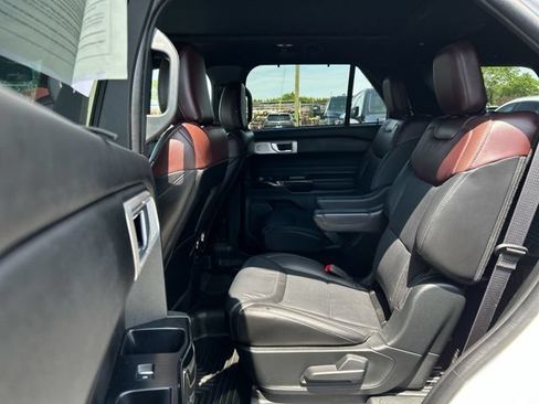 Used 2023 Ford Explorer Platinum w/ Technology Package AWD/4WD image 20