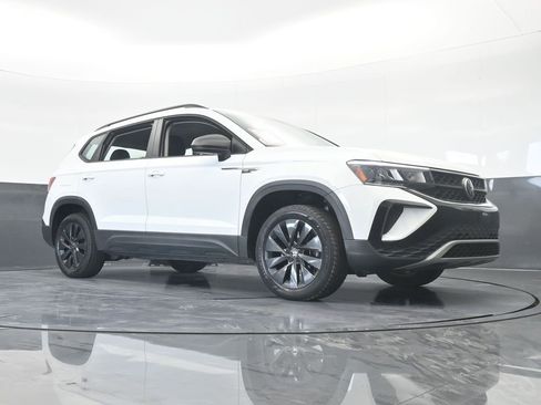 Used 2022 Volkswagen Taos S image 55