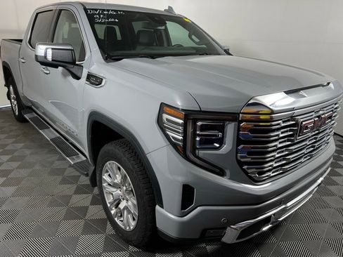 Used 2025 GMC Sierra 1500 Denali AWD/4WD image 3