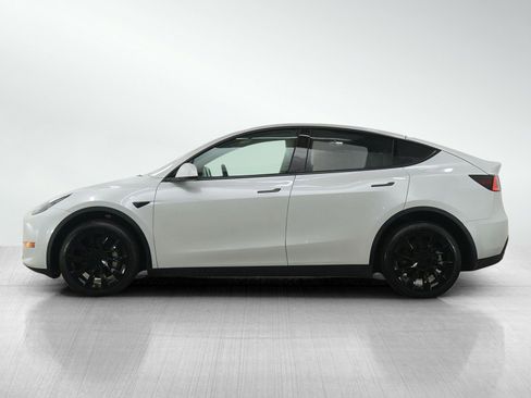 Used 2024 Tesla Model Y Long Range image 2
