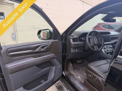 Used 2023 GMC Yukon Denali w/ LPO, Floor Liner Package AWD/4WD image 6