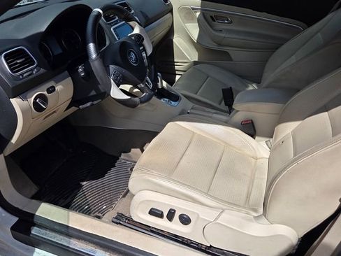 Used 2013 Volkswagen Eos Komfort FWD image 4