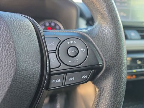 Used 2021 Toyota RAV4 XLE FWD image 22