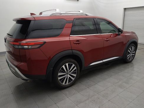 Used 2022 Nissan Pathfinder Platinum w/ Cargo Package FWD image 10