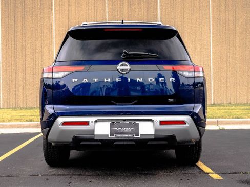 Used 2023 Nissan Pathfinder SL FWD image 8