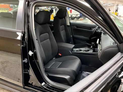 Used 2023 Honda Civic EX image 8