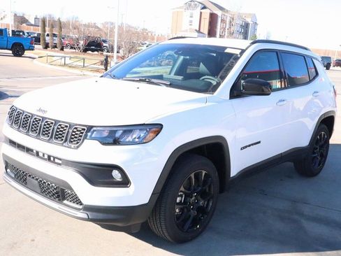 New 2026 Jeep Compass Latitude AWD/4WD image 11
