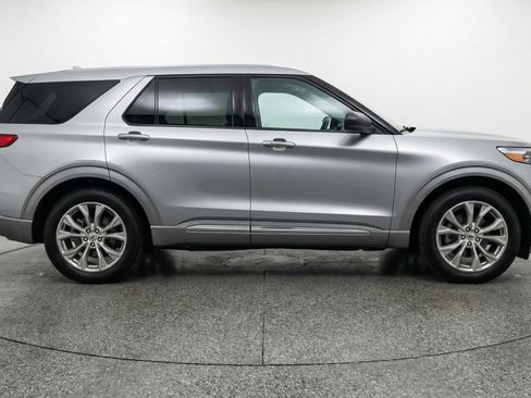 Used 2024 Ford Explorer Limited image 11