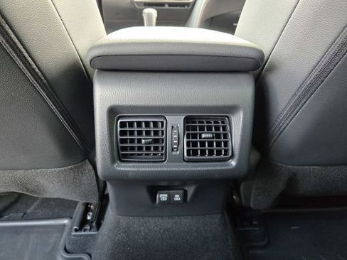 Used 2025 Toyota Camry SE image 13