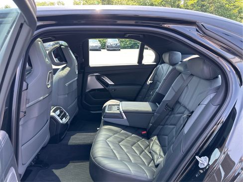 Used 2026 BMW 740i xDrive AWD/4WD image 10