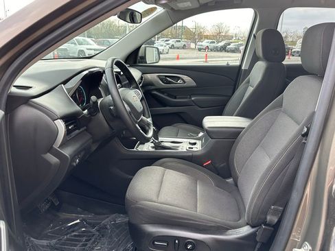 Used 2020 Chevrolet Traverse LT w/ Driver Confidence II Package image 11