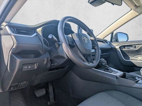 Used 2021 Toyota RAV4 XLE image 10