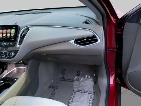 Used 2018 Chevrolet Malibu LT FWD image 15