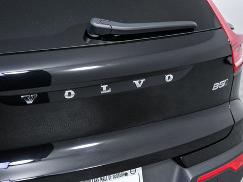 Certified 2023 Volvo XC40 B5 Plus w/ Protection Package Premier image 37