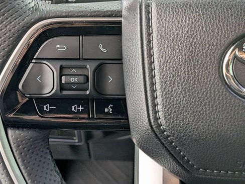Used 2025 Toyota Sequoia Platinum AWD/4WD image 14