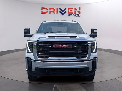 Used 2024 GMC Sierra 3500 Pro AWD/4WD image 8