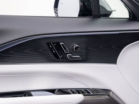 New 2026 Cadillac Lyriq Luxury image 15