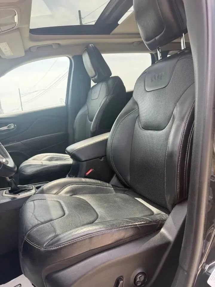 Used 2014 Jeep Cherokee Limited w/ Technology Group AWD/4WD image 11
