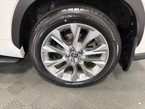 Used 2021 Toyota Highlander Limited AWD/4WD image 10