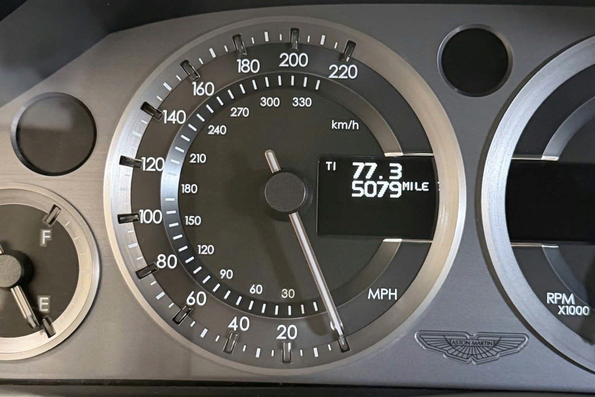 Used 2012 Aston Martin Virage Coupe RWD image 21