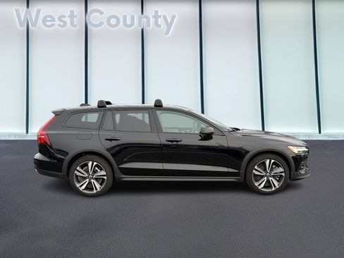 New 2026 Volvo V60 B5 Cross Country Plus w/ Climate Package image 2