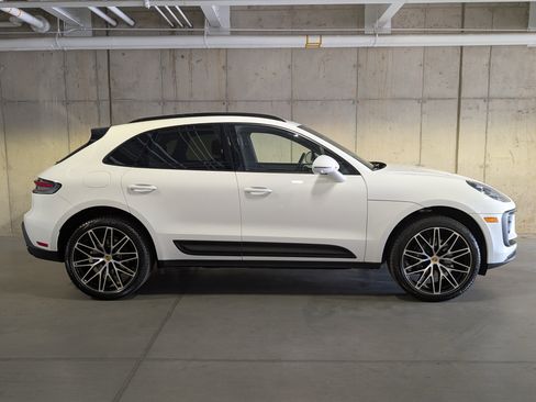 Certified 2026 Porsche Macan AWD/4WD image 10