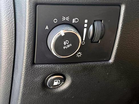 Certified 2022 Jeep Grand Cherokee Limited AWD/4WD image 21
