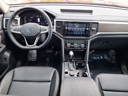 Used 2023 Volkswagen Atlas SE image 15