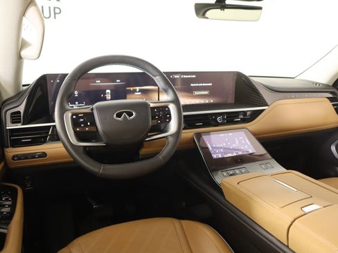 Used 2025 INFINITI QX80 Luxe image 2