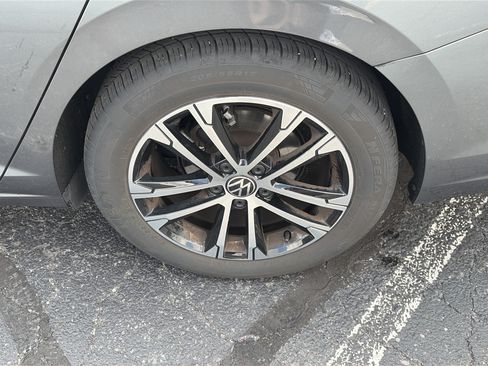 Used 2024 Volkswagen Jetta Sport FWD image 11