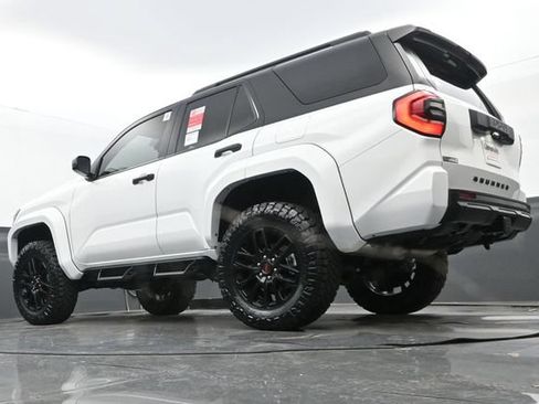 New 2026 Toyota 4Runner SR5 AWD/4WD image 24