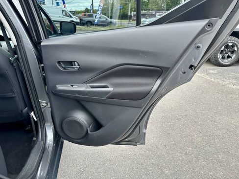 Used 2021 Nissan Kicks SV FWD image 28