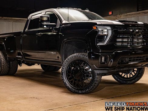 Used 2024 Chevrolet Silverado 3500 High Country w/ High Country Premium Package image 1