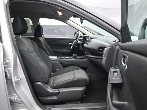 Used 2024 Nissan Rogue SV FWD image 27
