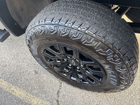 Used 2025 Chevrolet Colorado Trail Boss image 20