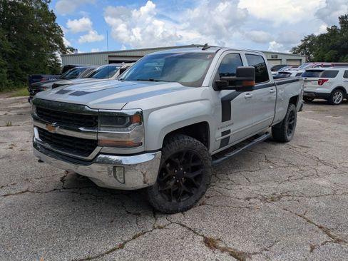 Used 2017 Chevrolet Silverado 1500 LT w/ Max Trailering Package AWD/4WD image 3