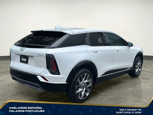 Used 2025 Cadillac Optiq Luxury 2 w/ LPO, Floor Liner Package AWD/4WD image 6