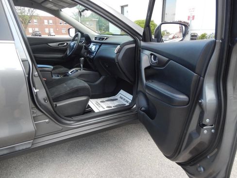 Used 2015 Nissan Rogue SV image 34