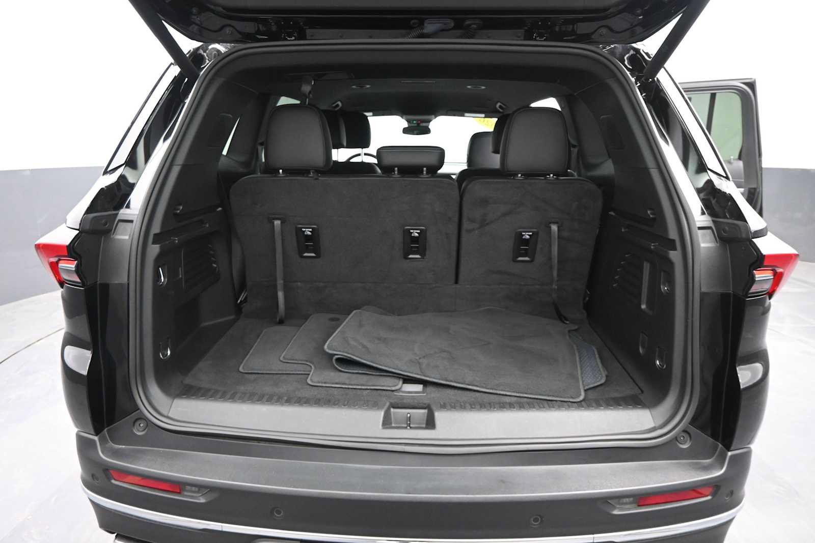 Used 2026 Buick Enclave Preferred FWD image 13