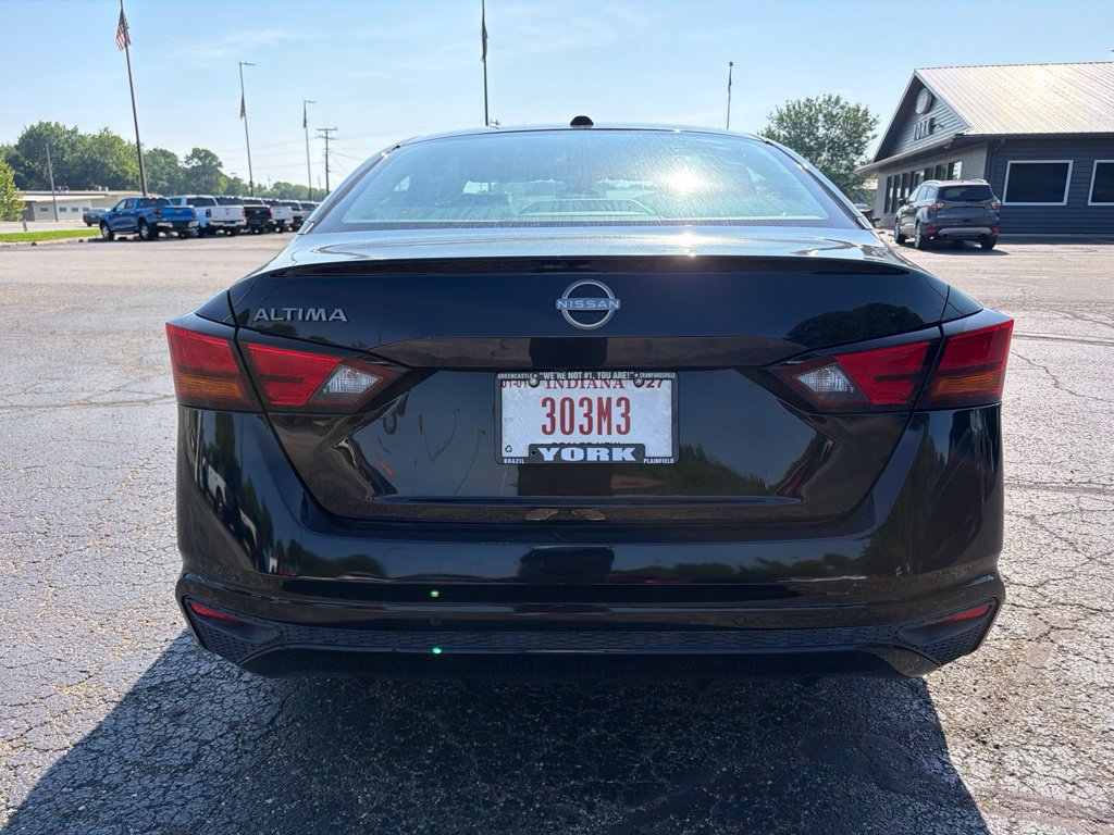 Used 2025 Nissan Altima 2.5 SV FWD image 5
