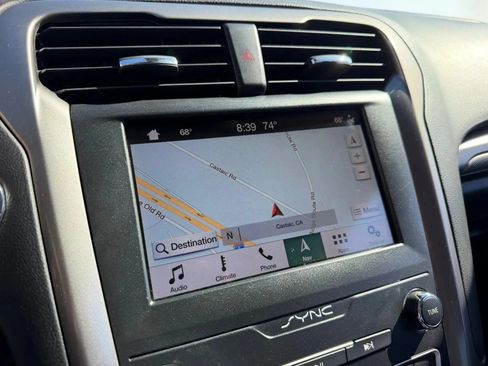 Used 2019 Ford Fusion SE FWD image 14