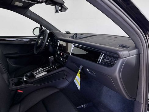 New 2025 Porsche Macan AWD/4WD image 22