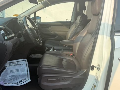 Used 2019 Honda Odyssey Elite image 12
