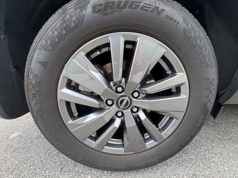 Certified 2025 Nissan Pathfinder SV w/ Black Appearance Package image 9