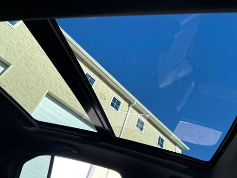 Used 2023 Cadillac XT4 Premium Luxury image 21