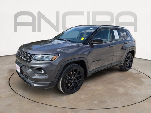 Used 2024 Jeep Compass Latitude w/ Altitude Special Edition AWD/4WD image 5