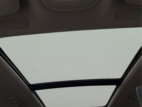 Used 2024 Volvo XC40 B5 Plus image 21